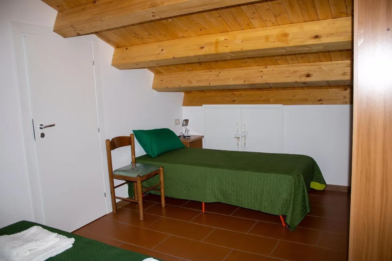 Casa vacanze La Casetta nel Bosco per Turisti Castelbuono  Italia
